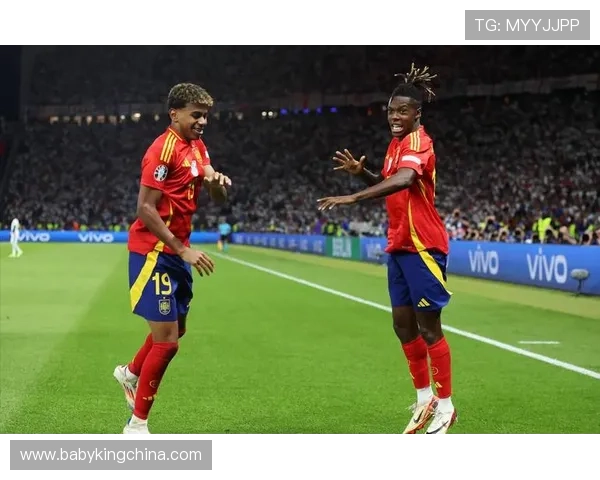 巴萨陷入财务泥潭连续五年受限无力引援昔日豪门光环黯然失色 巴萨陷入财务泥潭连续五年受限无力引援昔日豪门光环黯然失色